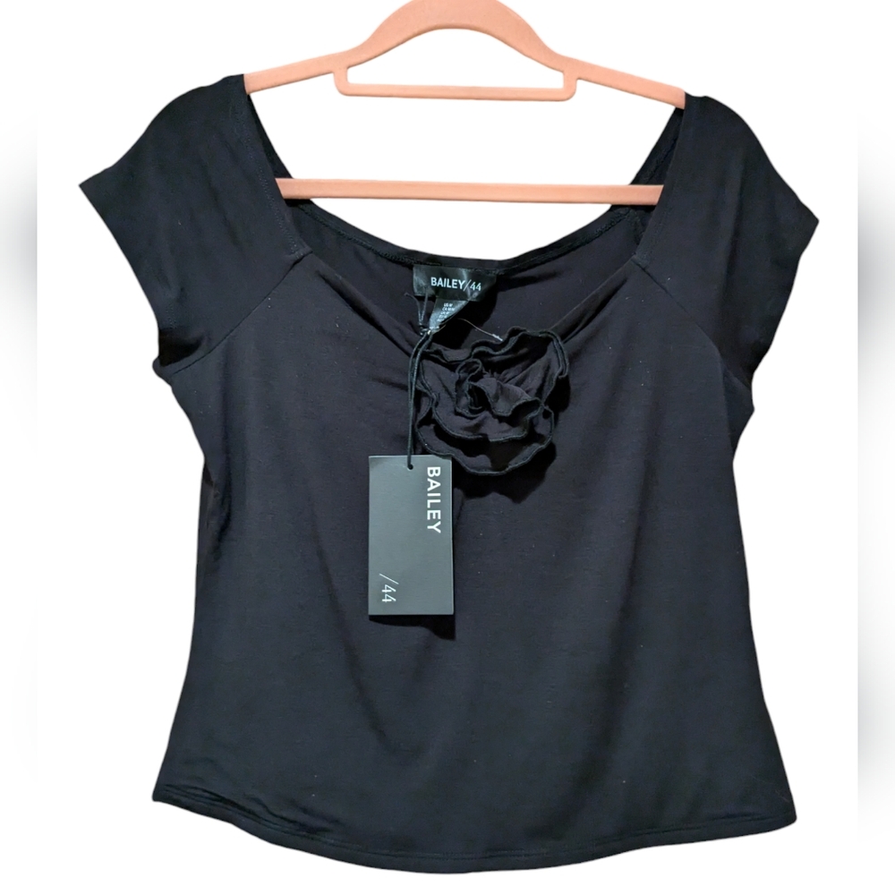 NWT BAILEY/44 Anthropologie Black Crop Top with Rosette sz M
